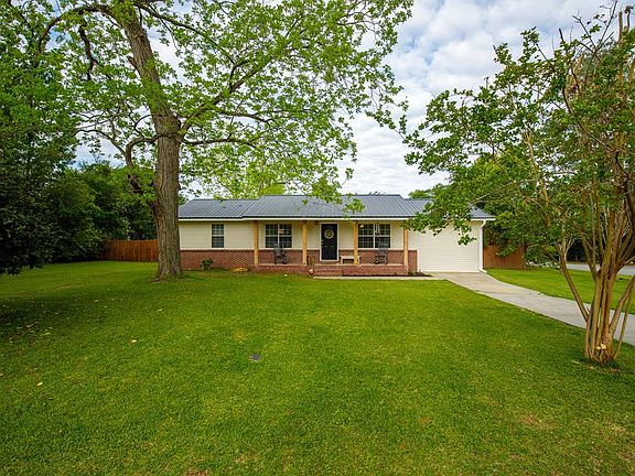 3rd image of 400 Judy Ann Dr