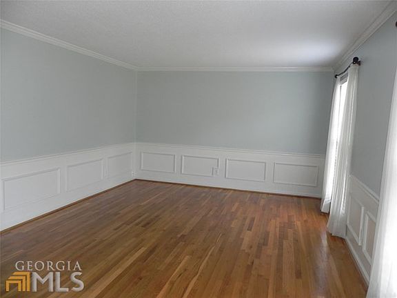 2nd image of 1070 Wedgewood Dr