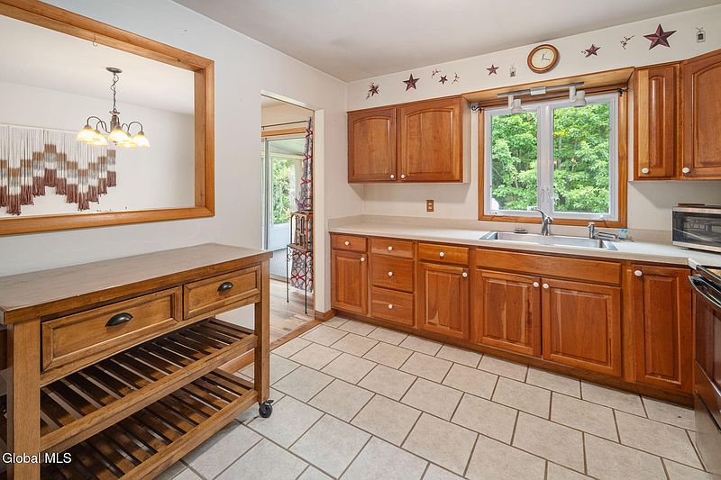 5th image of 242 Burdick Road