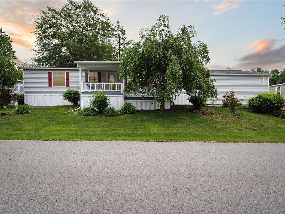 Exterior Image-28-Champion 131 Laurel Woods