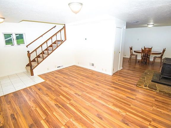 2nd image of 211 Blackburn Ln