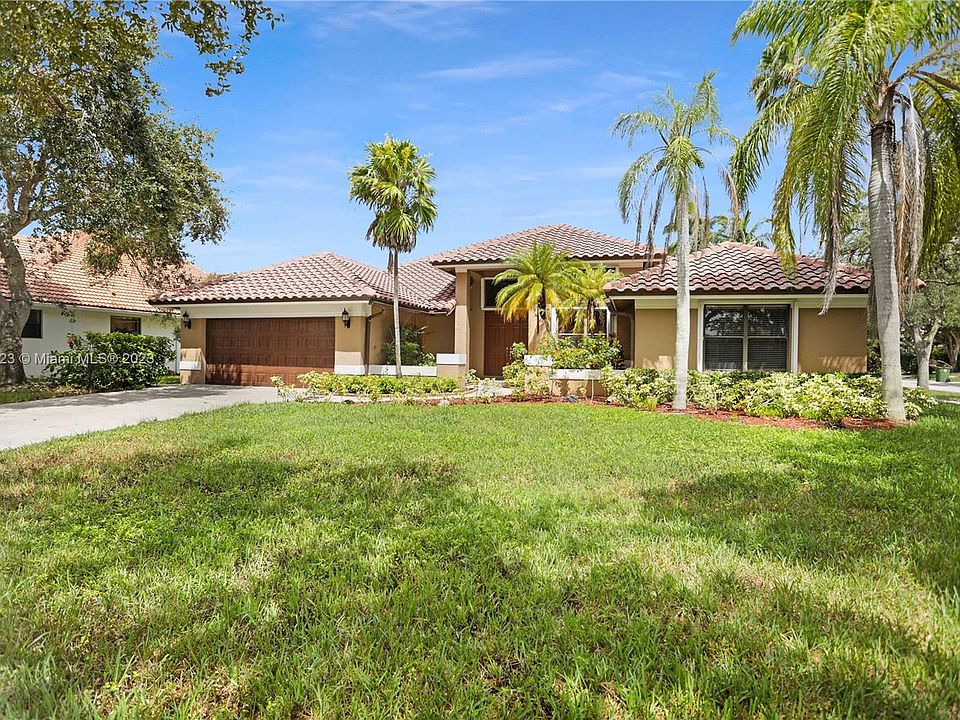 1st image of 1045 Poplar Cir