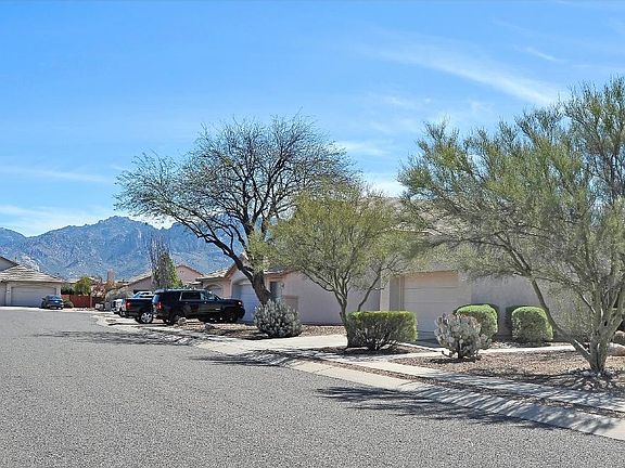 2nd image of 1871 W Ivywood Pl