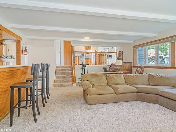 5th image of 3124 N Windsor Dr