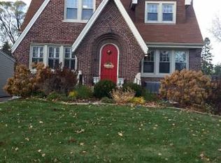 2306 Southcote Rd, Riverside, IL 60546