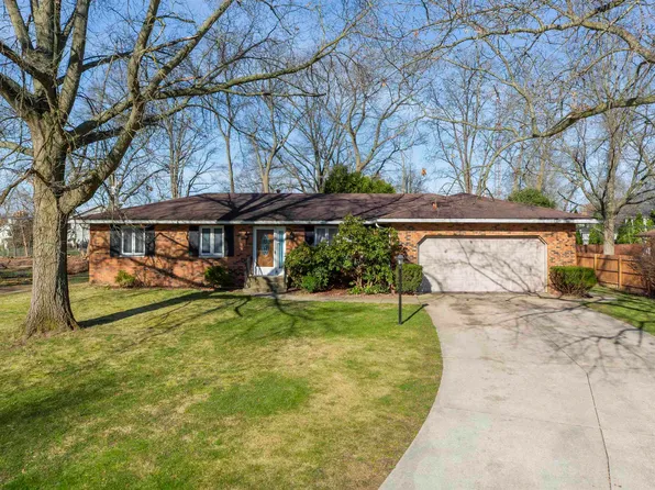 51937 Bellflower Ln, Granger, IN 46530