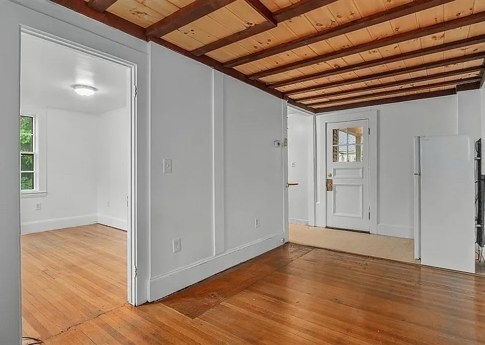 38 Cottage St #1