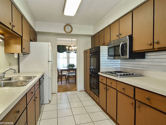4th image of 297 Banbury Ave