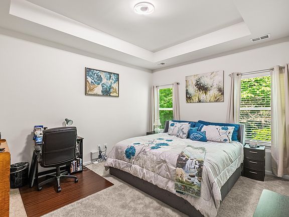 5th image of 1409 Red Hill Dr