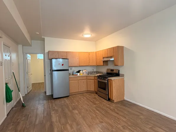 24 Sapphire Ct #1, Staten Island, NY 10307