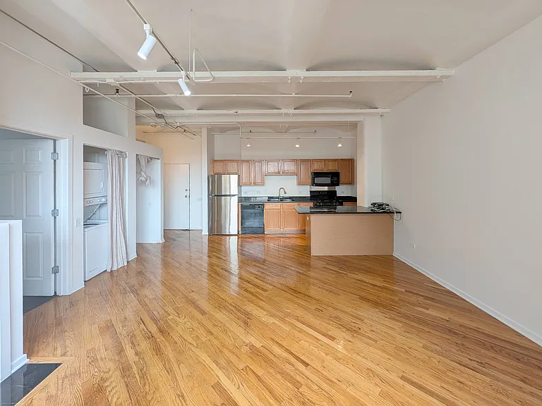 500 S Clinton St #513 — Photo 2
