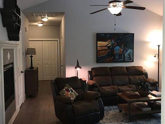 3rd image of 27 Overton Dr