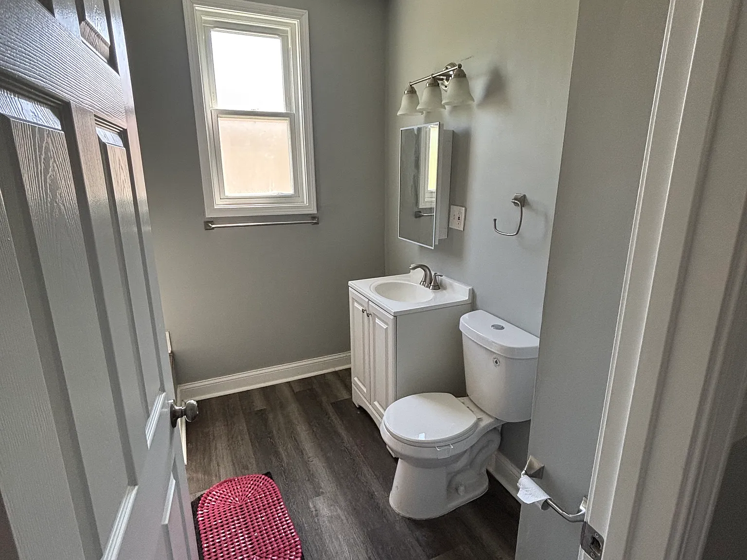 2 bed, 750 sqft, $1,200 — Photo 2