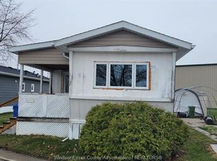 22 Robin Cres, Lakeshore, ON