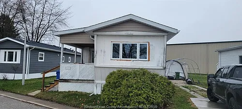 22 Robin Cres Photo 1