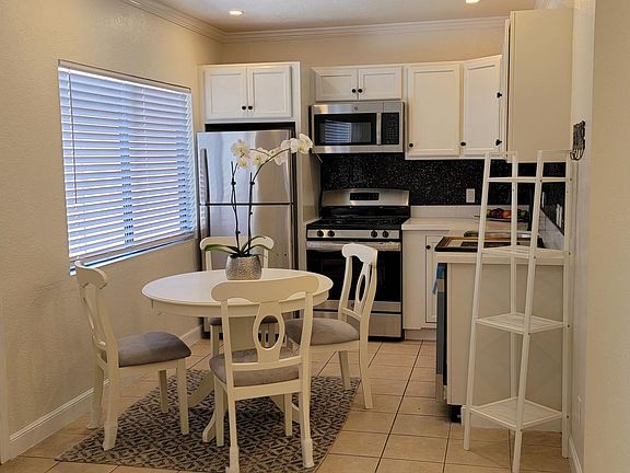 2nd image of 200-202 Alta Vista Dr