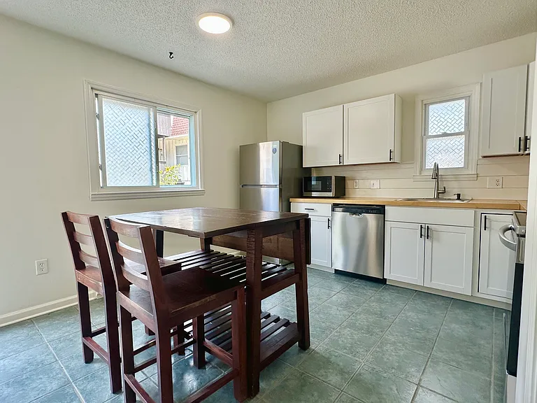 1012 Montreat Rd — Photo 8