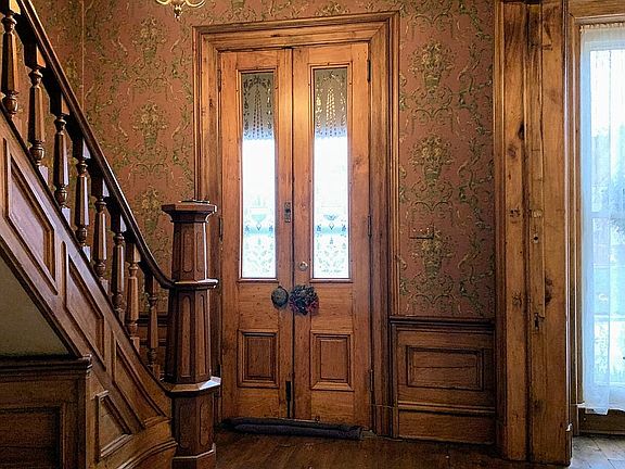 Front entryway