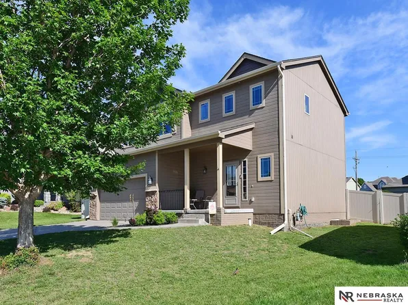 1806 Tammy St, Bellevue, NE 68123