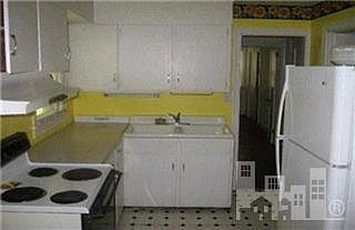 2nd image of 212 W Craven Street