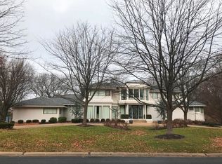 10493 Frontenac Woods Ln, Saint Louis, MO 63131