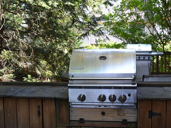 Built-in Gas Grill on Deck