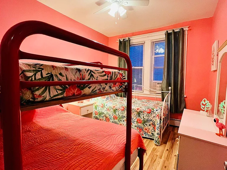 122 Dewey Pl — Photo 12