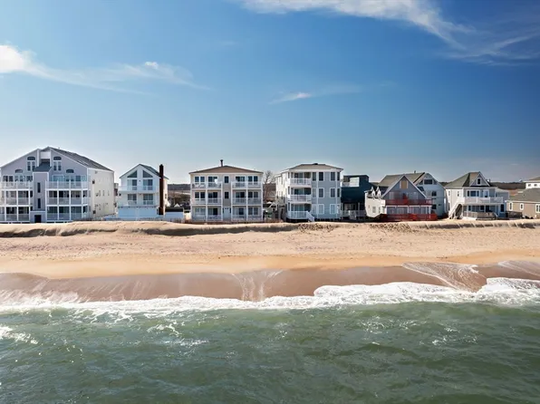 186 N End Blvd #6, Salisbury, MA 01952