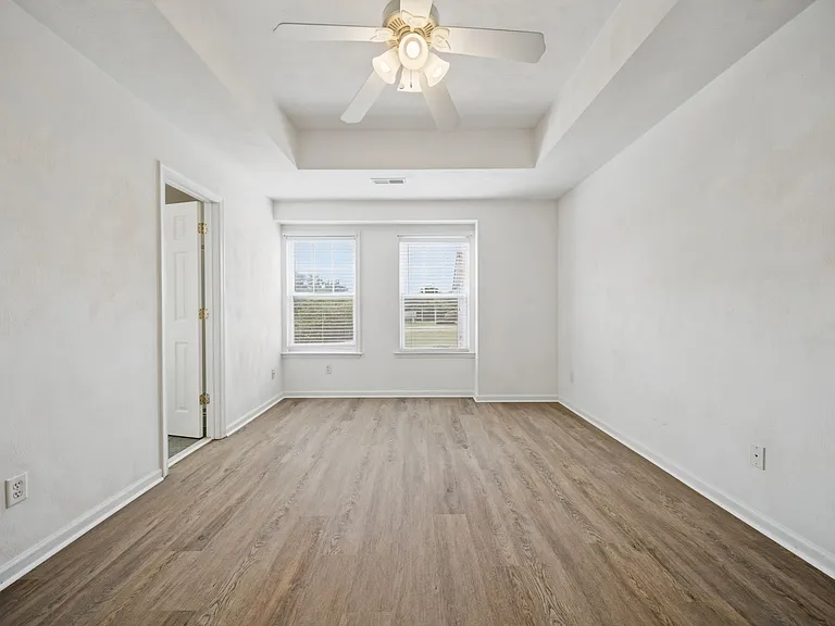 4720 Beach Bay Ct — Photo 18