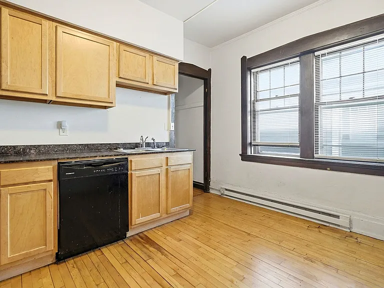 604 Holly — Photo 22
