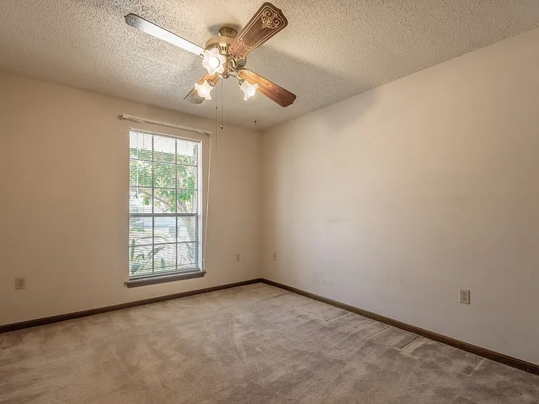 14823 Stoneberg Ave — Photo 10