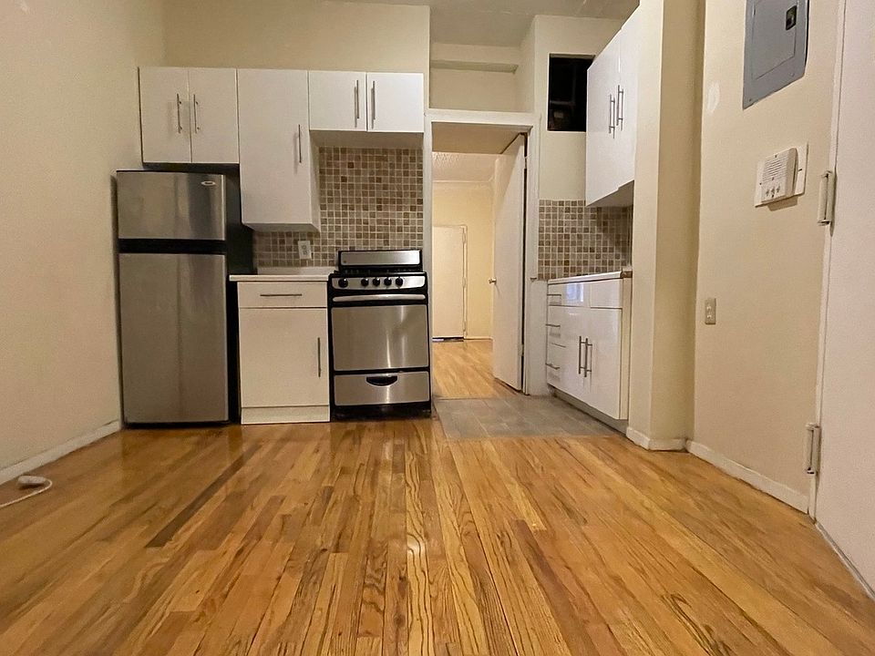 1st image of 321 E 88th St