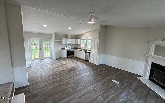 5th image of 653 Old Snow Hill Road