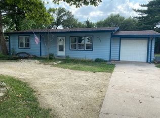 635 N Andover Rd, Andover, KS 67002