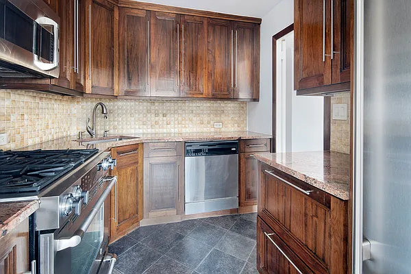 Sold by Corcoran | media 14