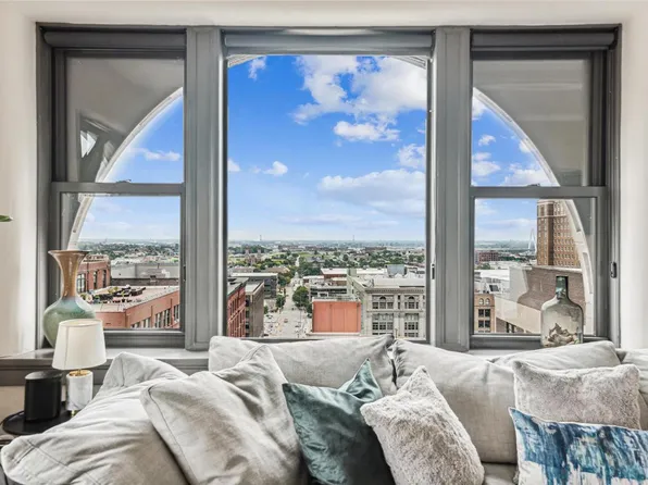 915 Olive St APT 1403, Saint Louis, MO 63101