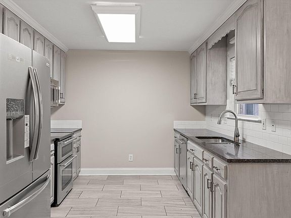3rd image of 1700 Water Oak Dr