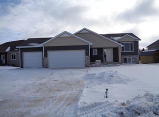 1304 18th Dr NE, Austin, MN 55912