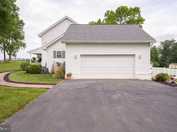 5th image of 37 Tilburg Ln