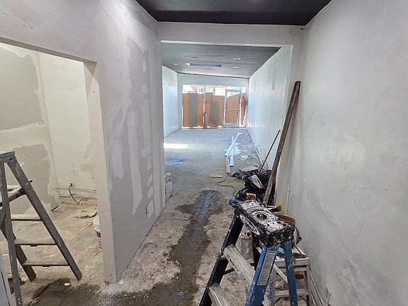 5th image of 1543 S La Cienega Blvd