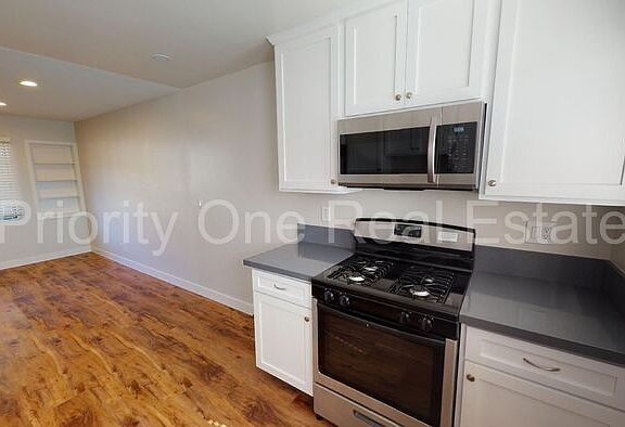 3rd image of 3637 Reynard Way