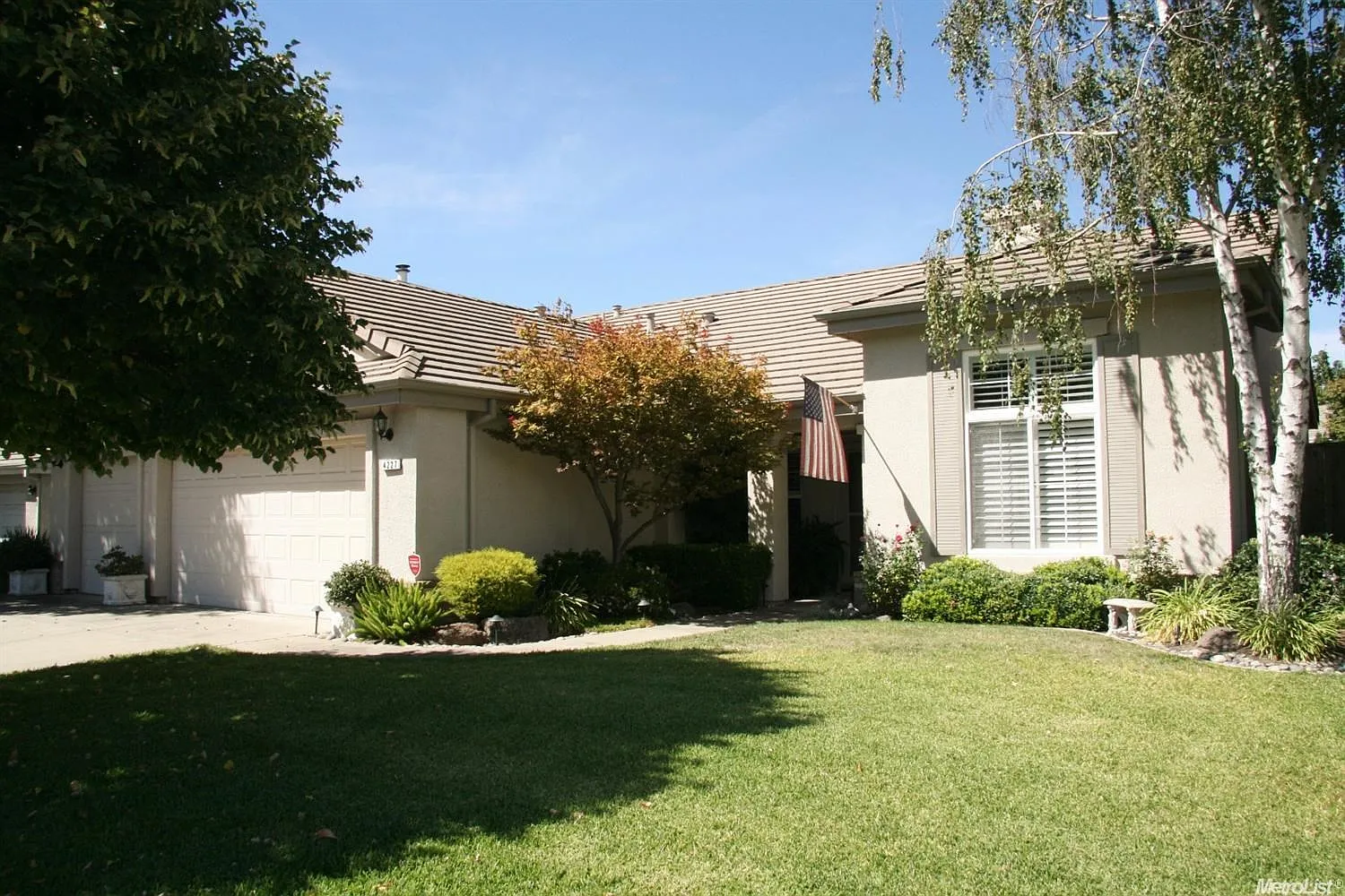 4227 Pinehurst Cir photo 1