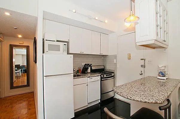 Rented by Global Realty Opportunities | media 80