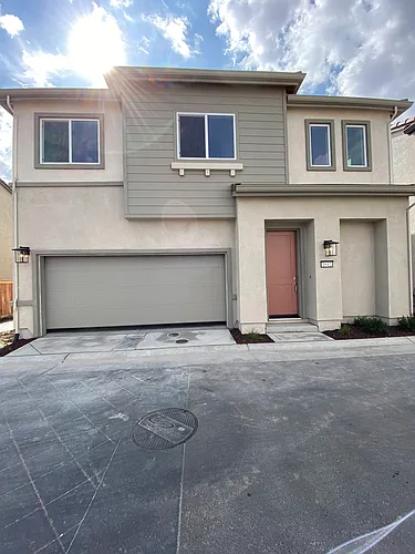 1642 Chanticleer Ln Photo 1