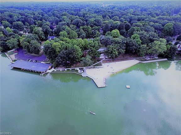 4th image of 3103 Silver Lake Blvd