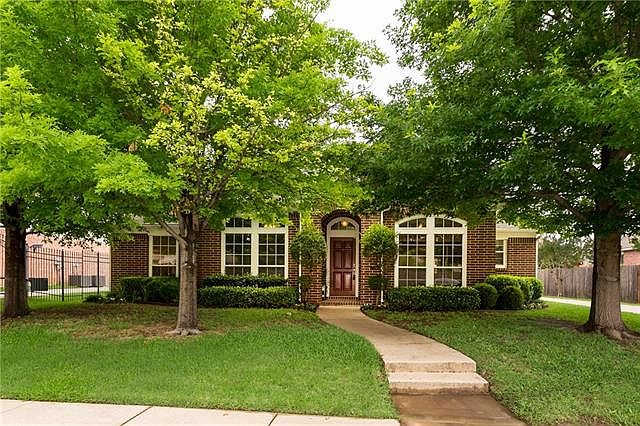 1st image of 1817 Rolling Bend Dr