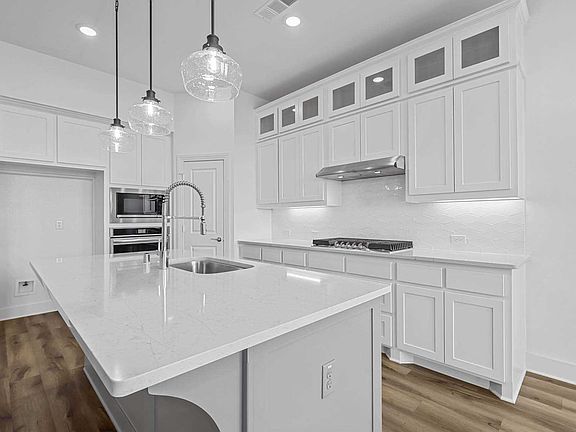 3rd image of 1401 Misty Pasture Way