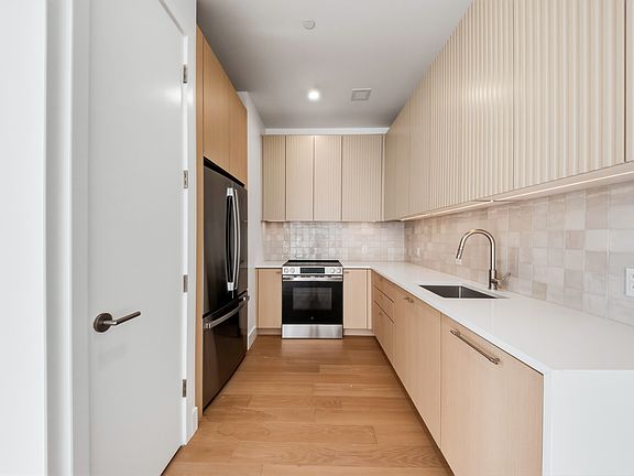 3rd image of 250 W 49th St #12703