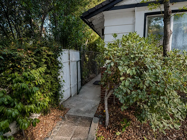 3601 Dellvale Pl — Photo 14