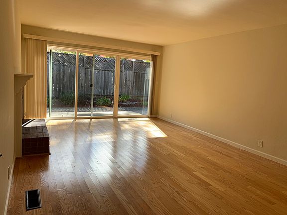 3rd image of 22420 Salem Ave APT 2